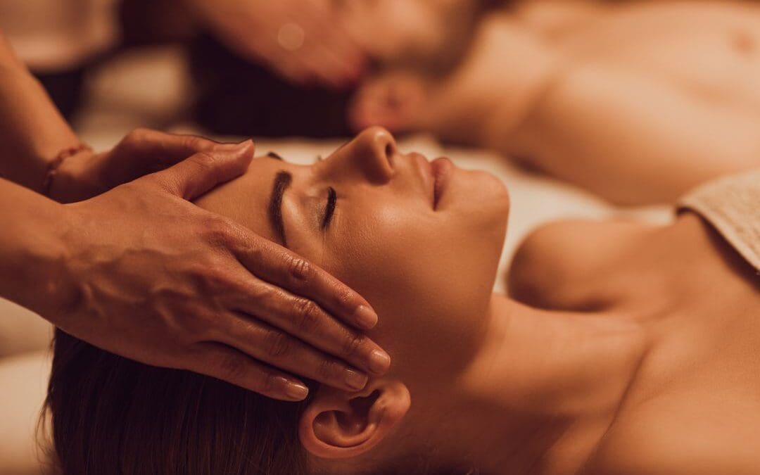 Couples Massage: Strengthening Your Bond Through Shared Relaxation